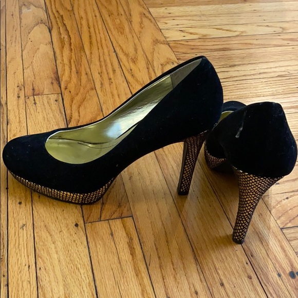 Black Suede pumps Size 10 - Picture 2 of 7